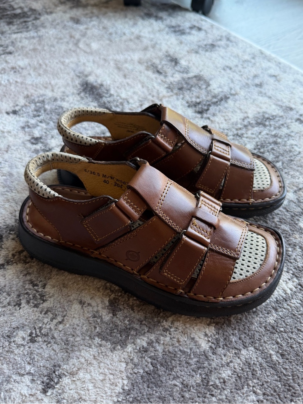 New Women’s Vintage Børn handcrafted brown leather sandals size 6